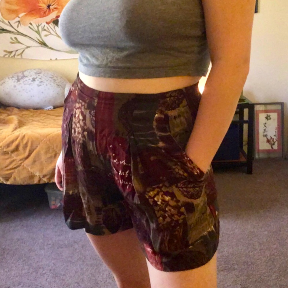 Vintage Flowy High-Waisted Patterned Shorts